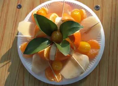 清爽夏日，水果拼盘的魅力